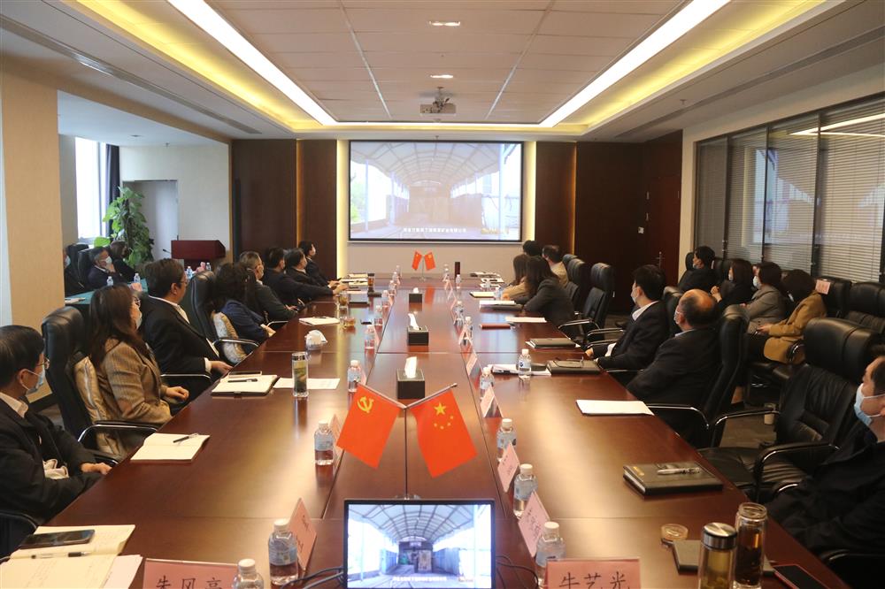 筑牢黨員干部廉潔思想防線！濟(jì)南產(chǎn)發(fā)集團(tuán)組織觀看警示教育片